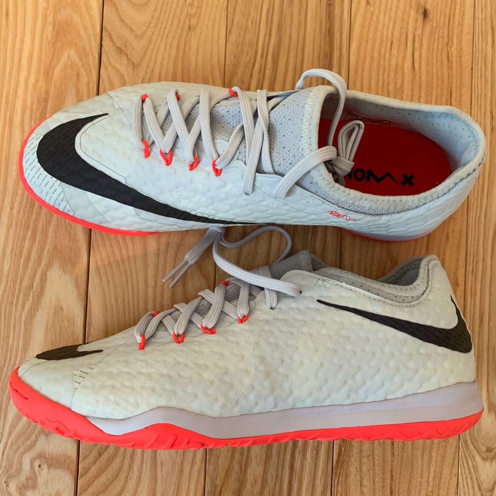 Men’s indoor soccer shoes